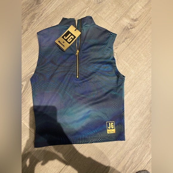 Brand new limited edition bench work out shirt - Picture 1 of 6
